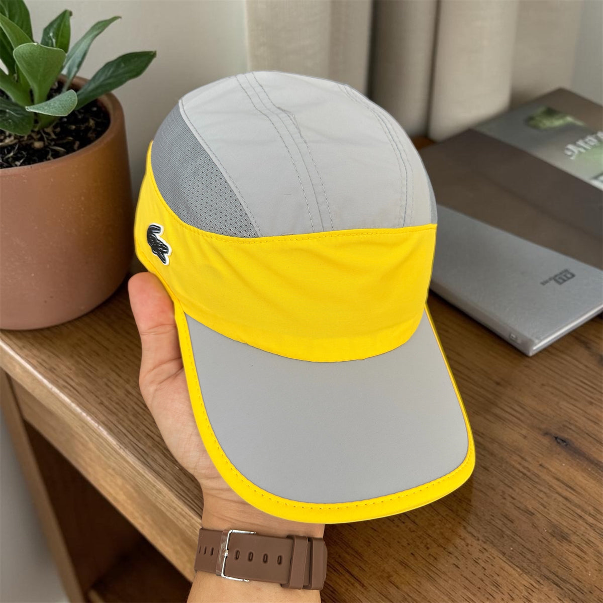 Casquette Lacoste jaune gris