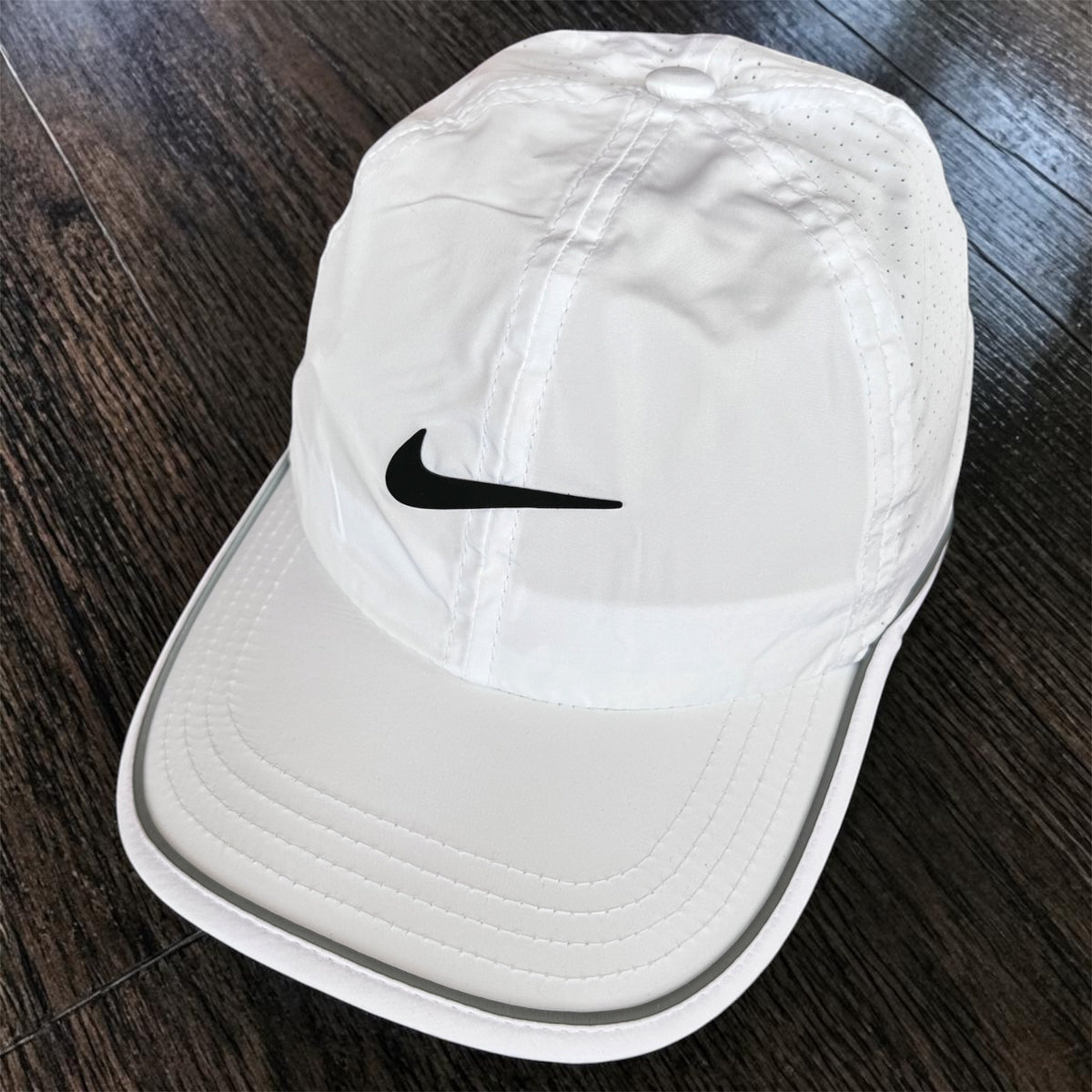 Casquette nike blanc Référence 02